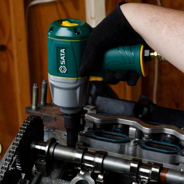 2" Drive Air Impact Wrench SATA In Use