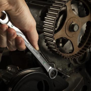 SATA Ratcheting Wrench in use