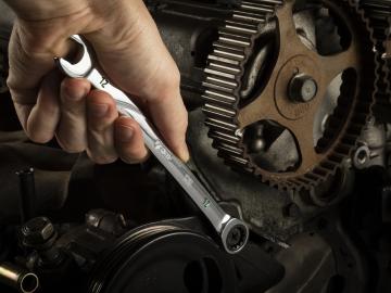 SATA Ratcheting Wrench in use